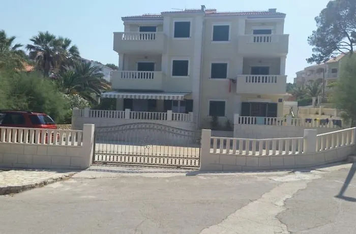 Brac Apartment